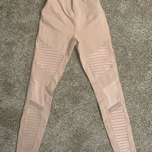 ALO yoga workout motto leggings
